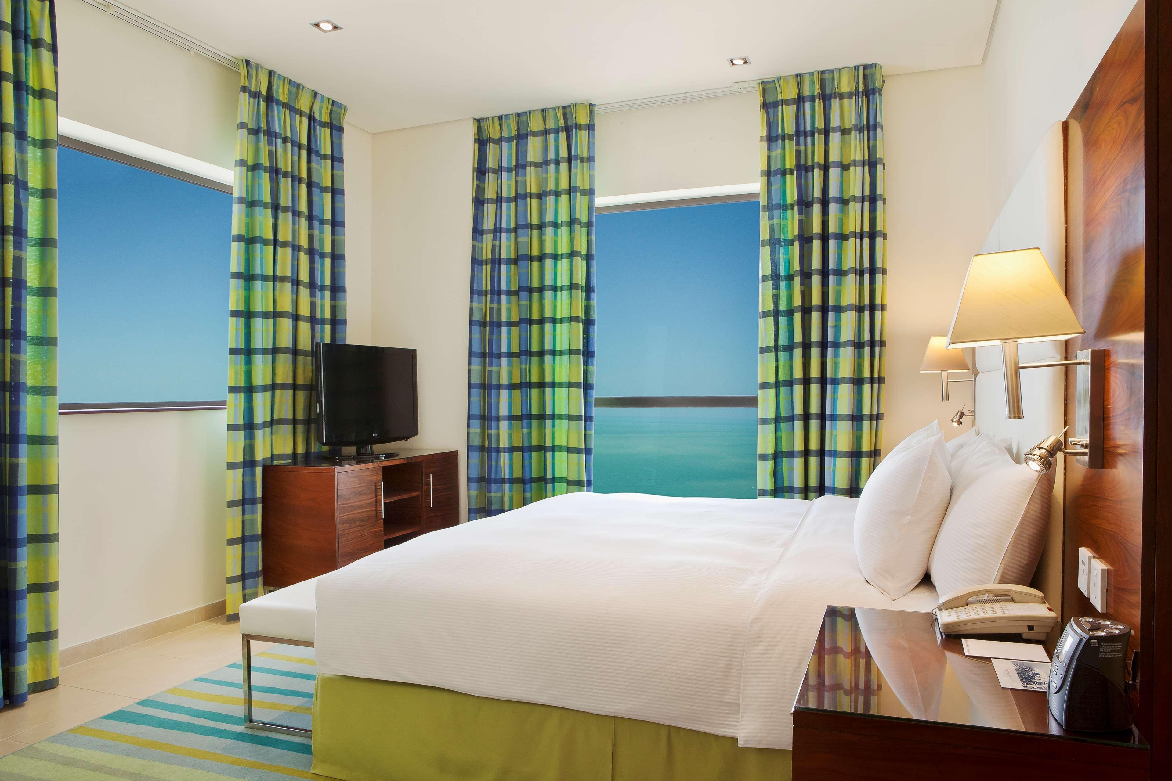 Hilton Dubai The Walk Hotel Bagian luar foto
