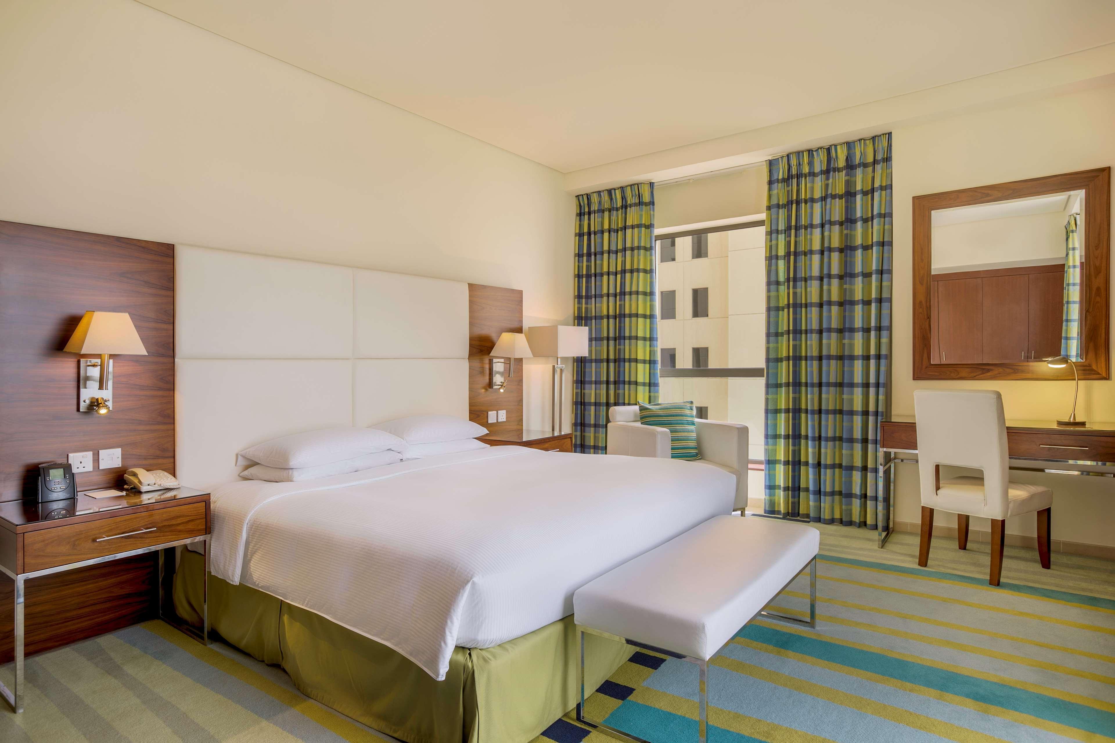 Hilton Dubai The Walk Hotel Bagian luar foto