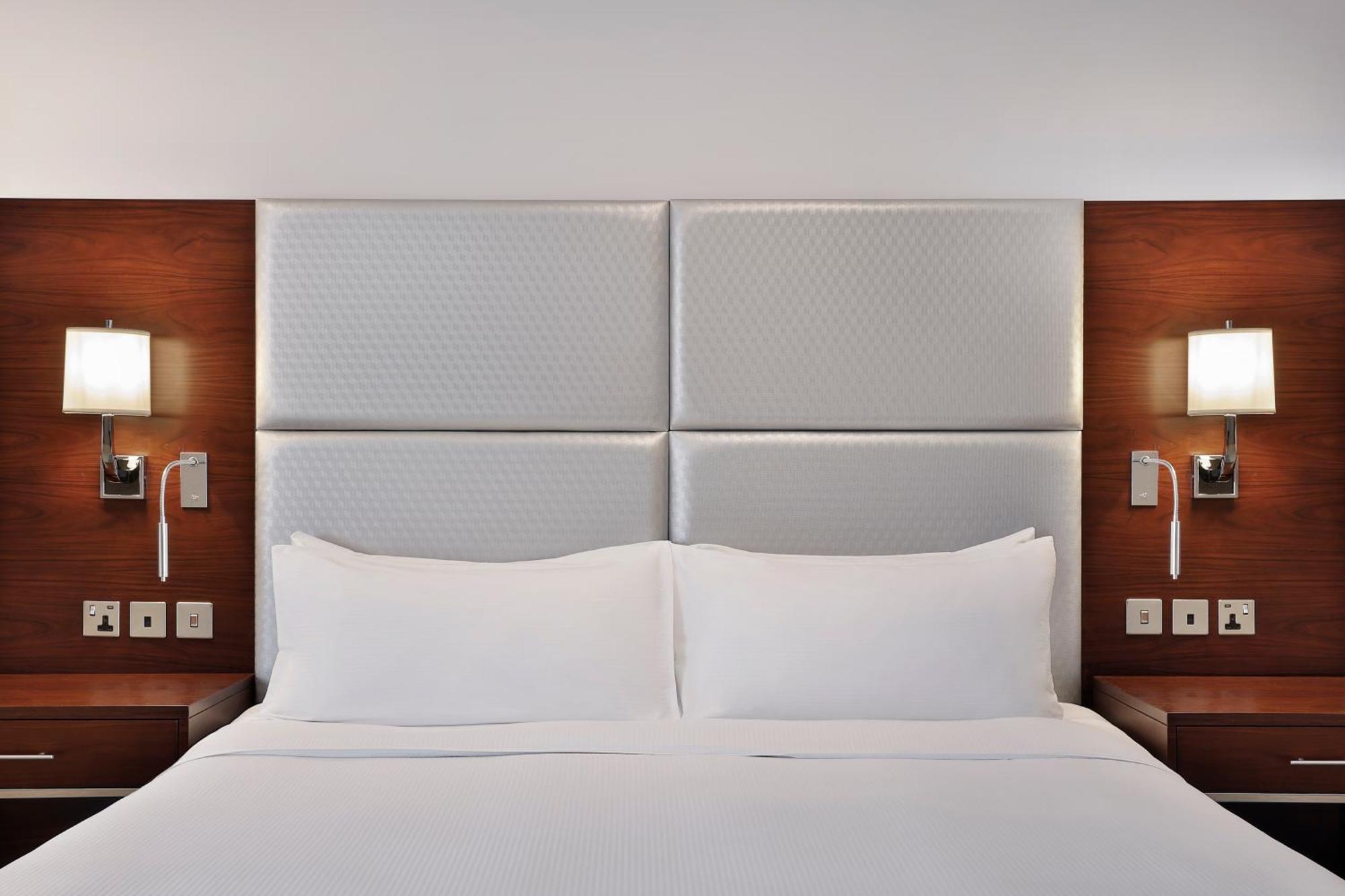Hilton Dubai The Walk Hotel Bagian luar foto