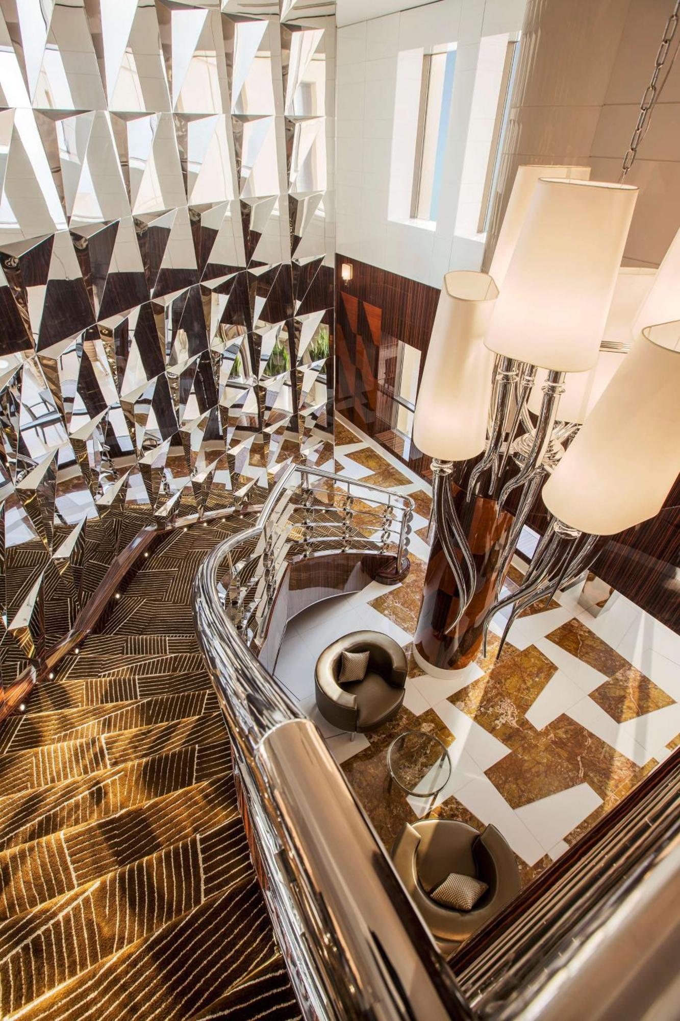 Hilton Dubai The Walk Hotel Bagian luar foto